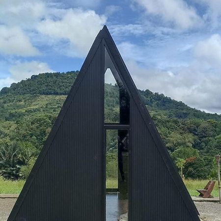 Wawowow Hotel Tomohon Ngoại thất bức ảnh